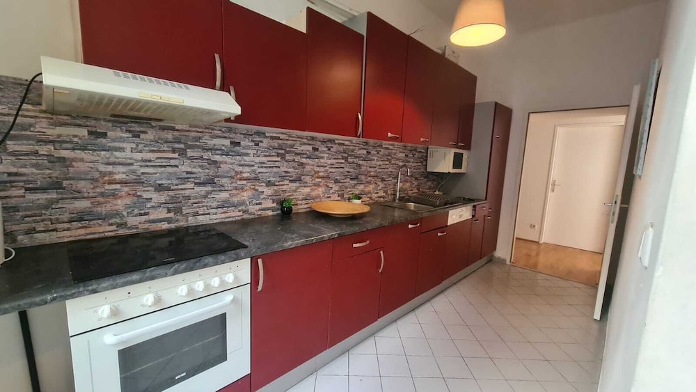 Comfortable 3BR Apartment Belvedere Area