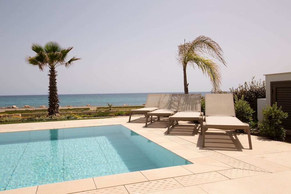 Phaedrus Living: Serenity Waves Villas No.2