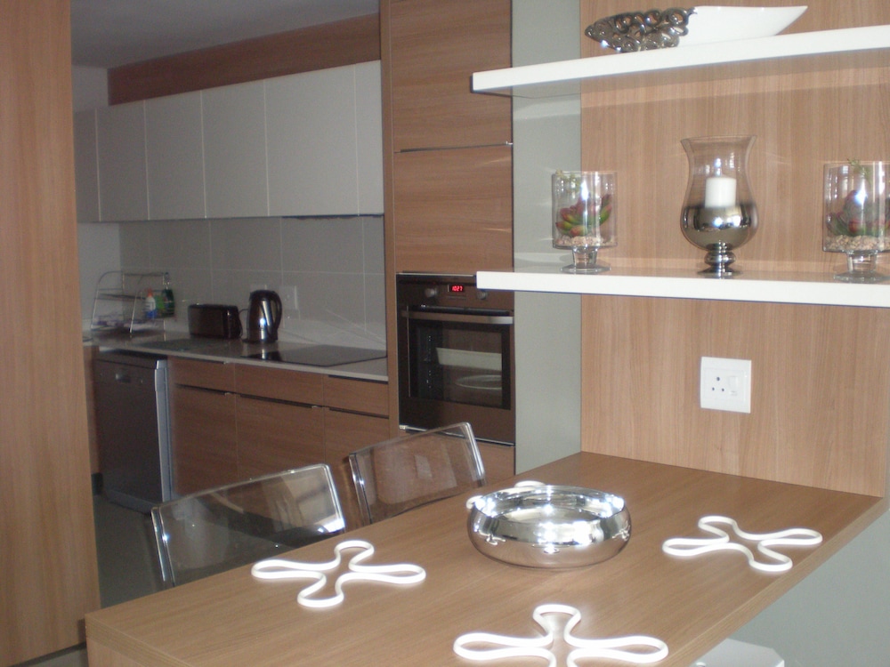 Island Letting-Crystal towers