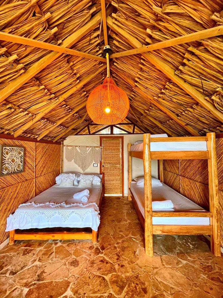 Hotel Isla Mucura