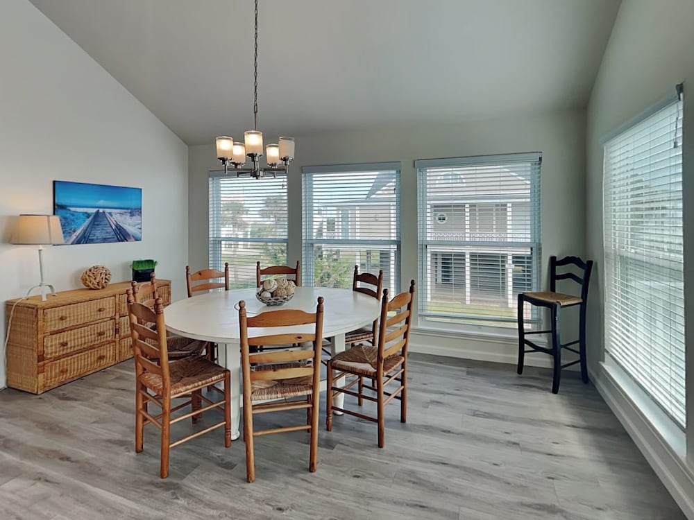 Beachfront Dolphin by Ryson Vacation Rentals