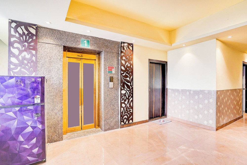 Fabhotel Ramaya Palace