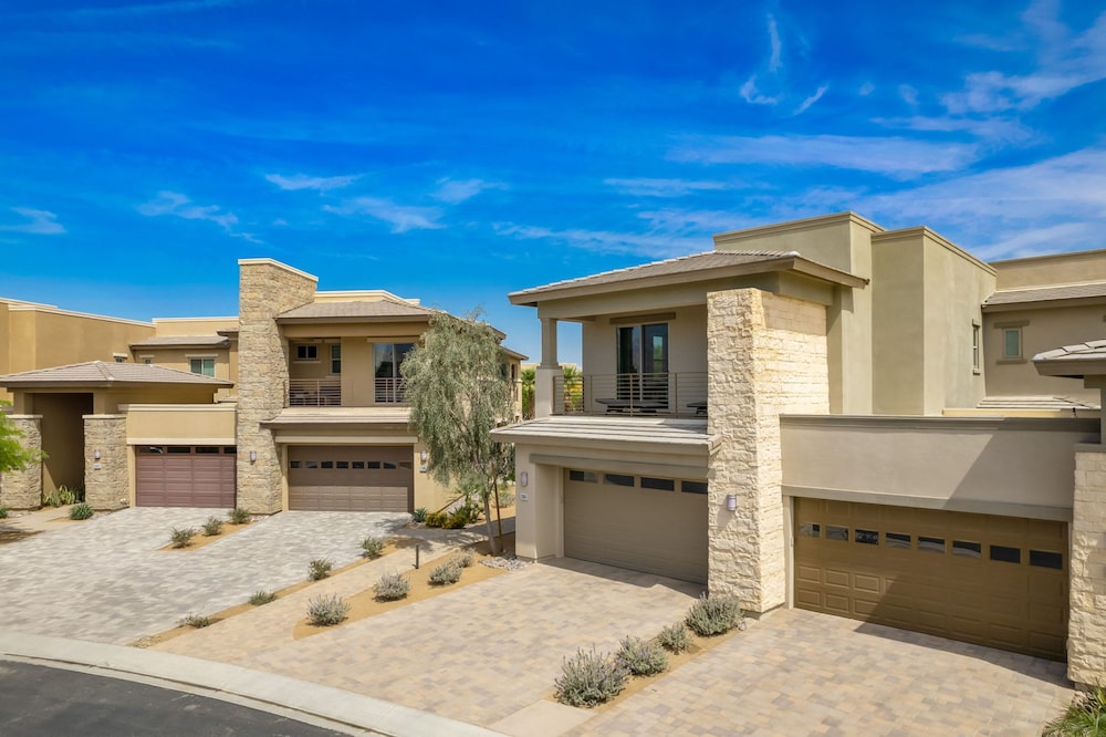 A Luxurious Oasis Experience in Desert Palm
