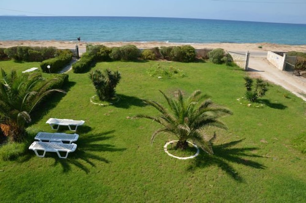 Elli Beach Apartments and Studios