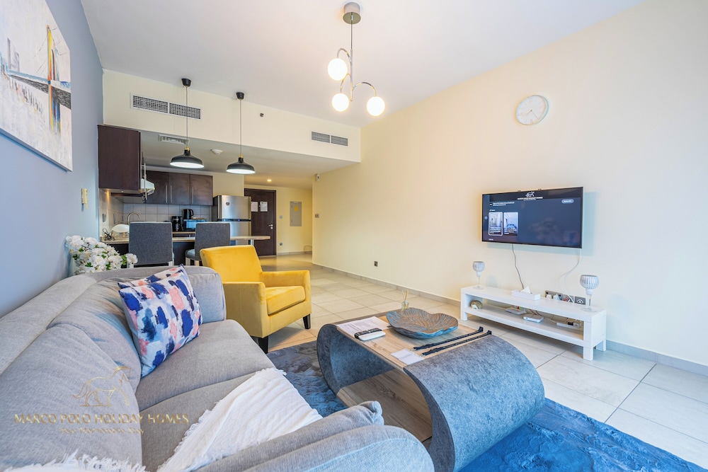 Marco Polo - Striking Lake Views at JLT | 1 BR | 2 Balconies
