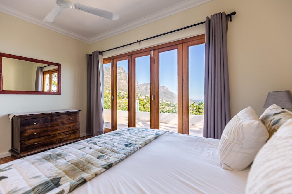 Camps Bay 4bed Home w Pool and Views Alma Marina