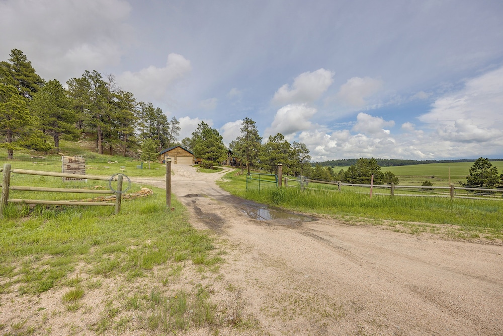 Peaceful Colorado Ranch Retreat w/ Deck & Acreage