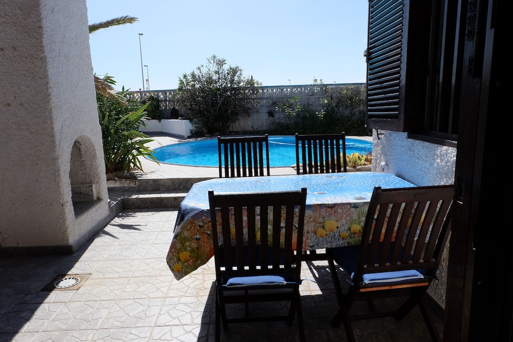 Little House With Pool,sea-and Mountainview and big Sunterrace for 4 Pers view 2