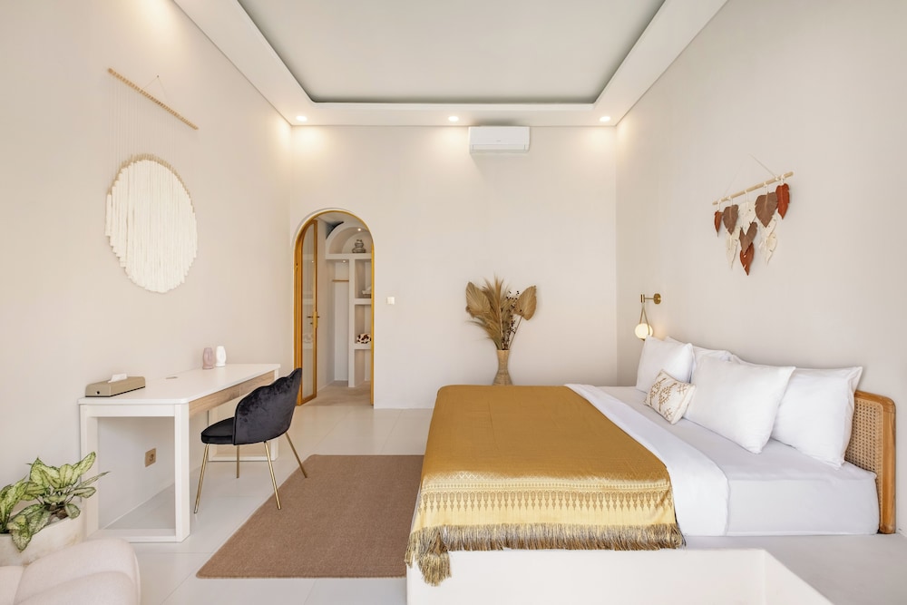 Private Pool Villa Ahana by OriVista