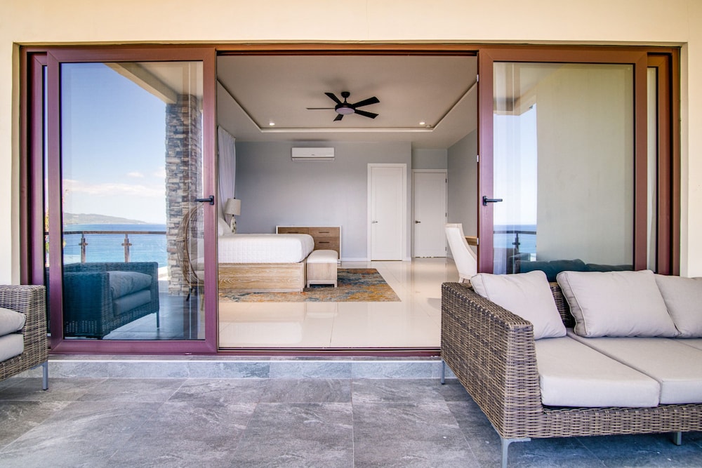 Luxury Oceanfront Villa Fully Staffed Pool Jacuzzi Movie Theatre