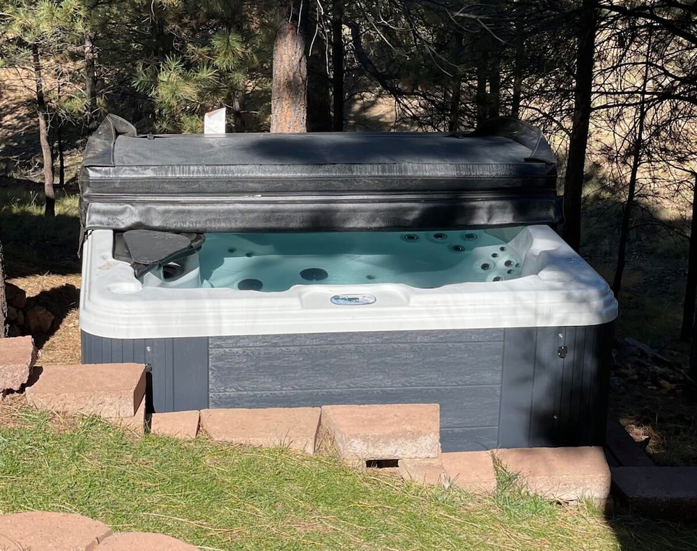 Amberwood Estate w 5 Showers Spa Mtn Views