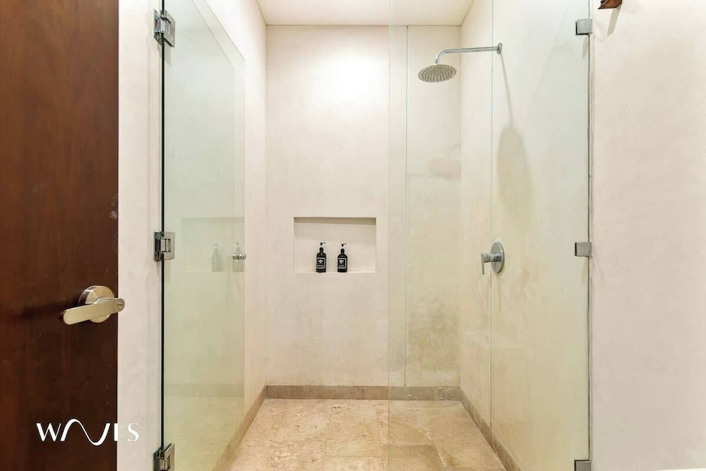 2 Br. PH W/private Pool in Luxury Gated Community