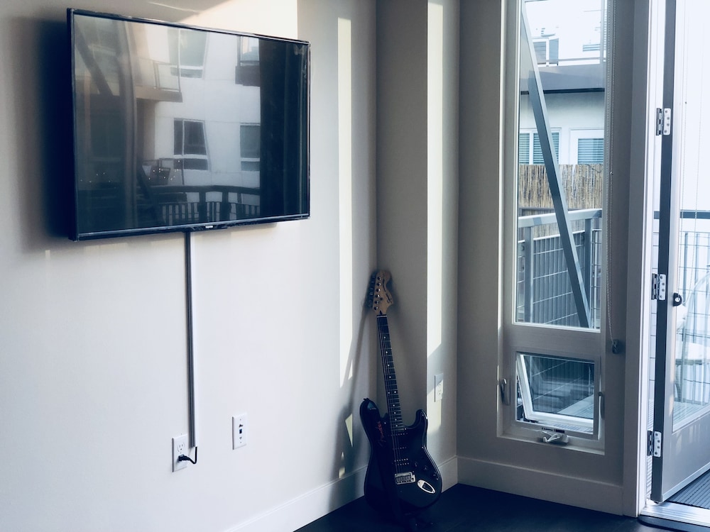 New Lyfe Finest Luxury Apartment