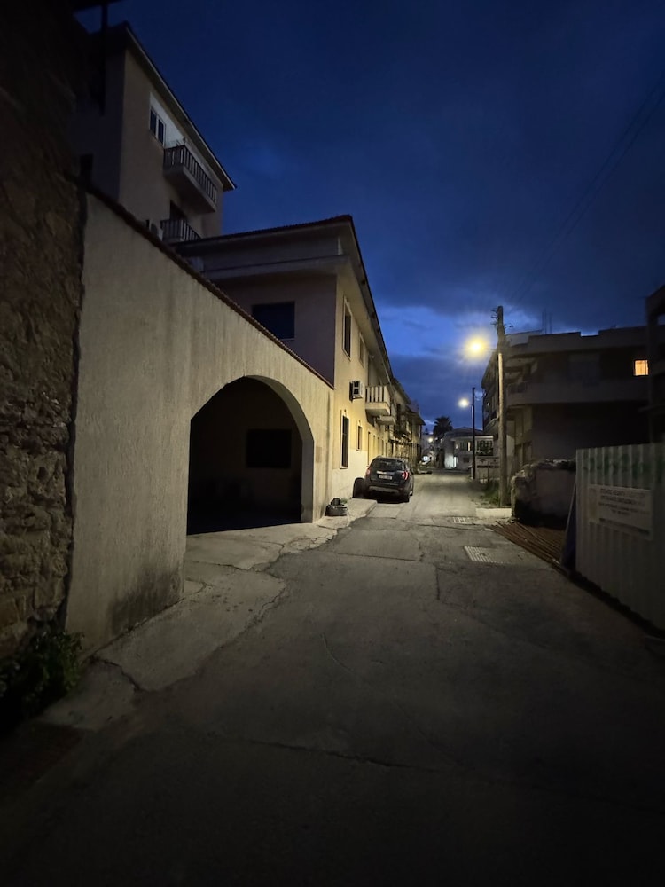 Ani's Studio With Terrace in Larnaca