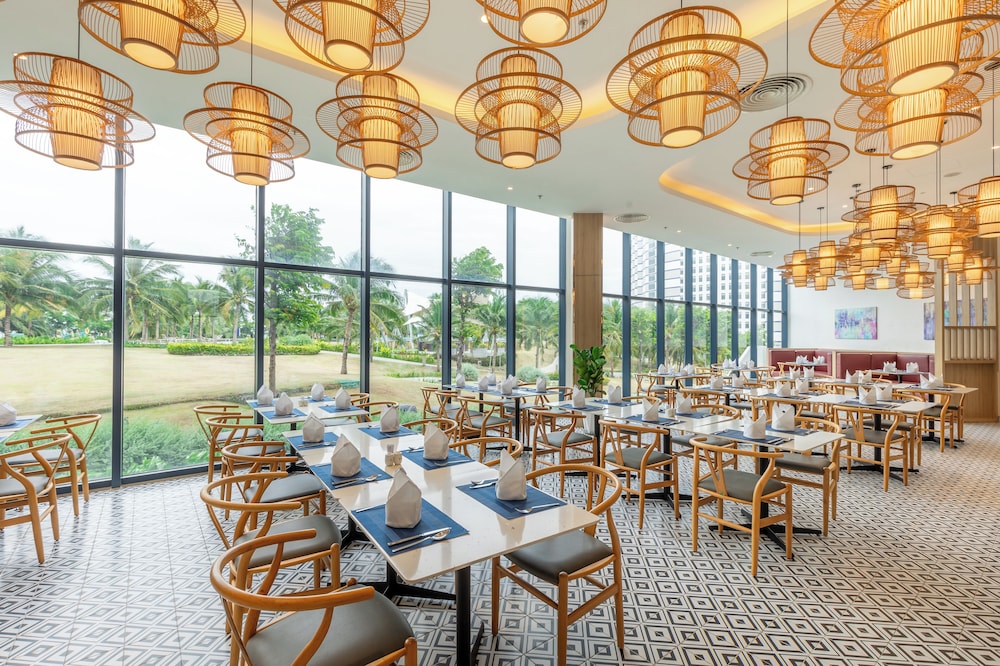 The Grand Arena Cam Ranh Hotel & Resort