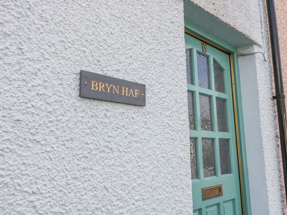 Bryn Haf, New Street view 4
