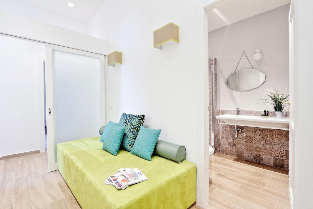 Rm-h501-pale6h3 Monti Apartments - M12