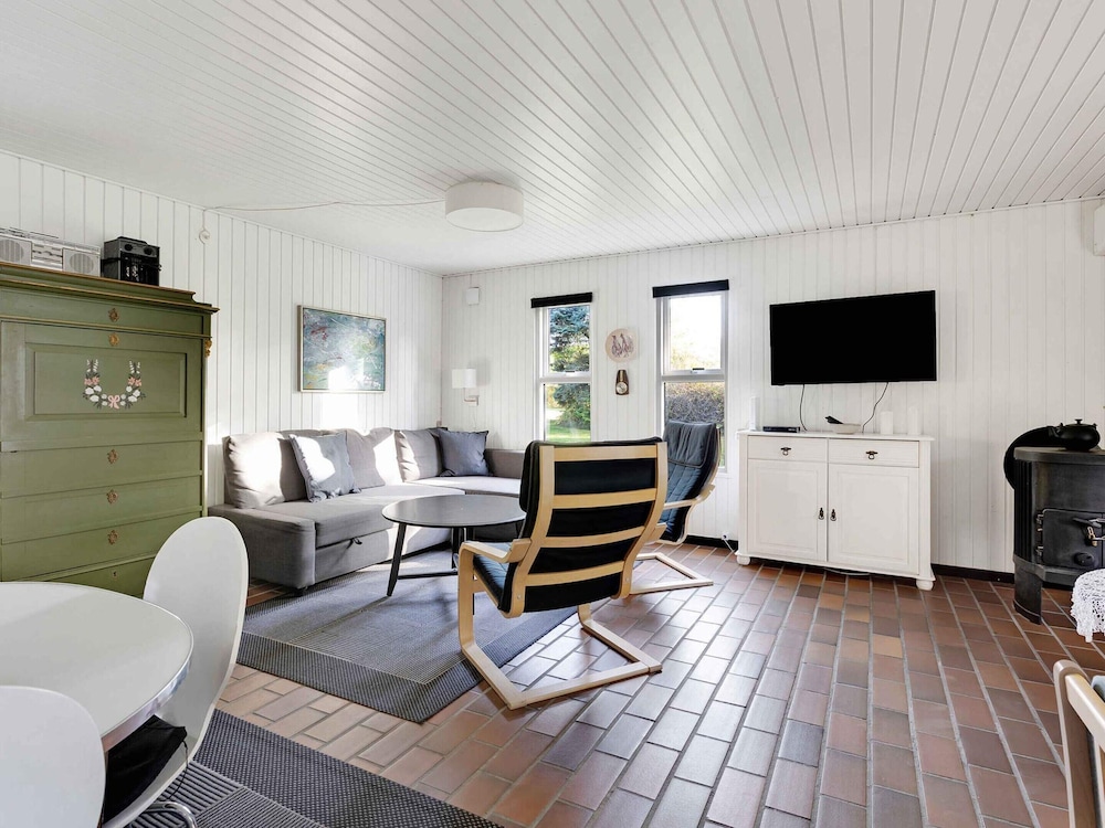 5 Star Holiday Home in Humble