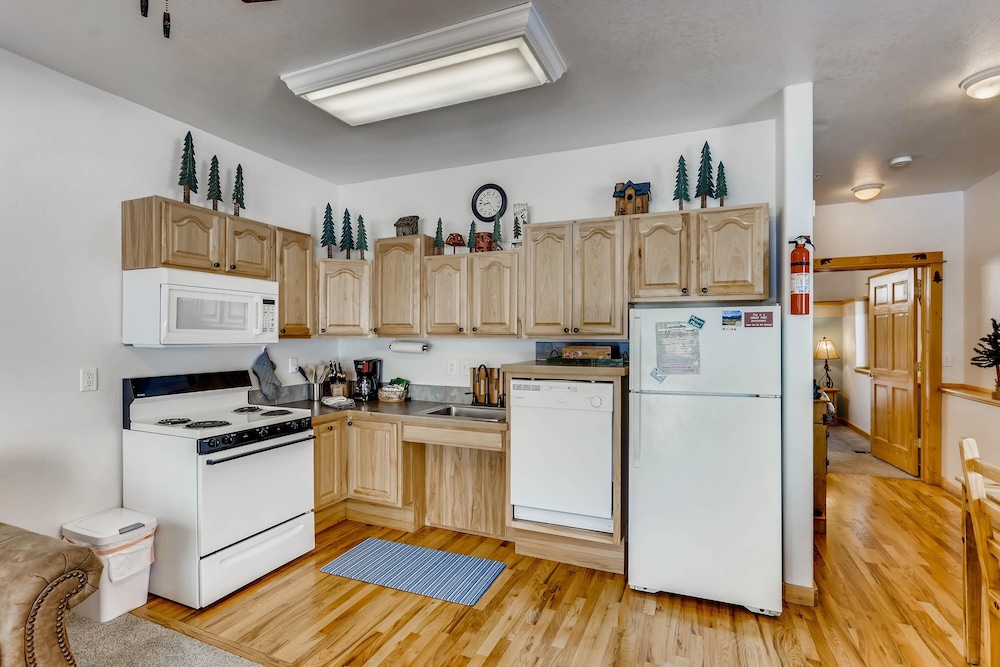 Estes Park Condos - Property Image 110