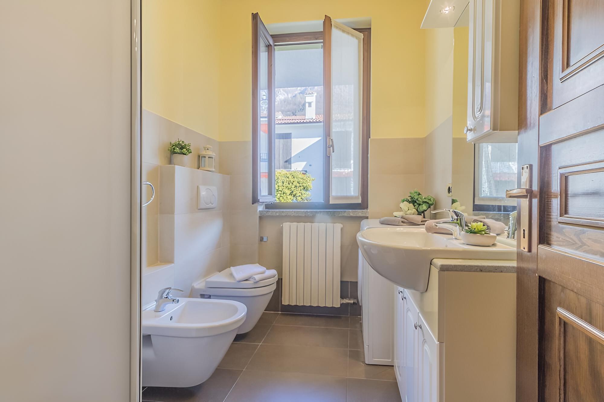 Honey Lake House in Lierna photo 5