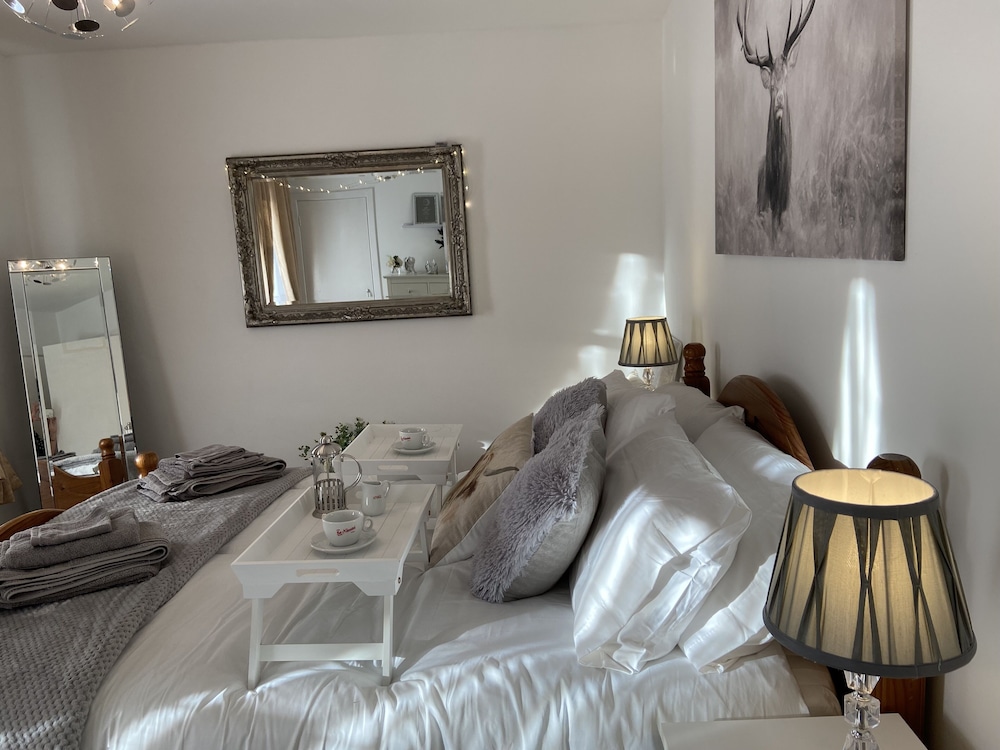 Historic Old Town 2 Bed Ground Floor Apartment view 4