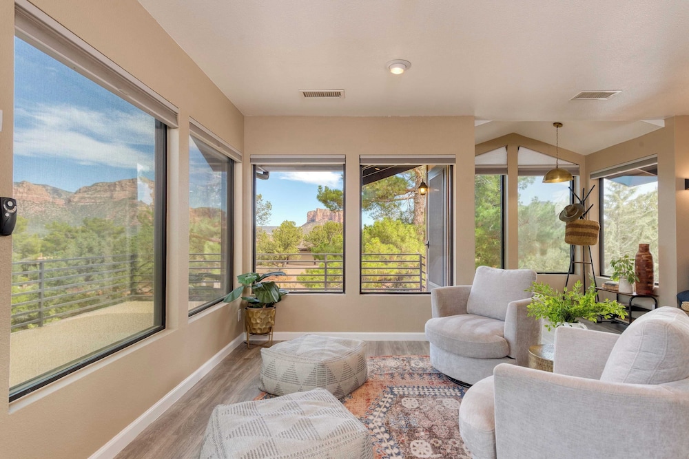 Mid-century Gem w/ Views, Hot Tub & Sunroom Lounge Red Rock Haven by Avantstay