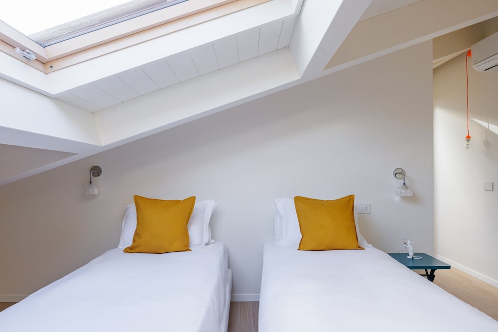 Napoli White Apartment by Wonderful Italy