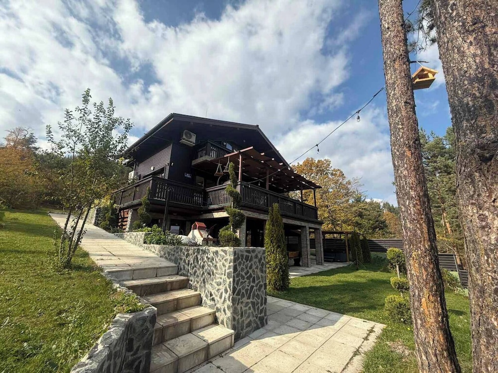 Villa Iskar Lake Residence