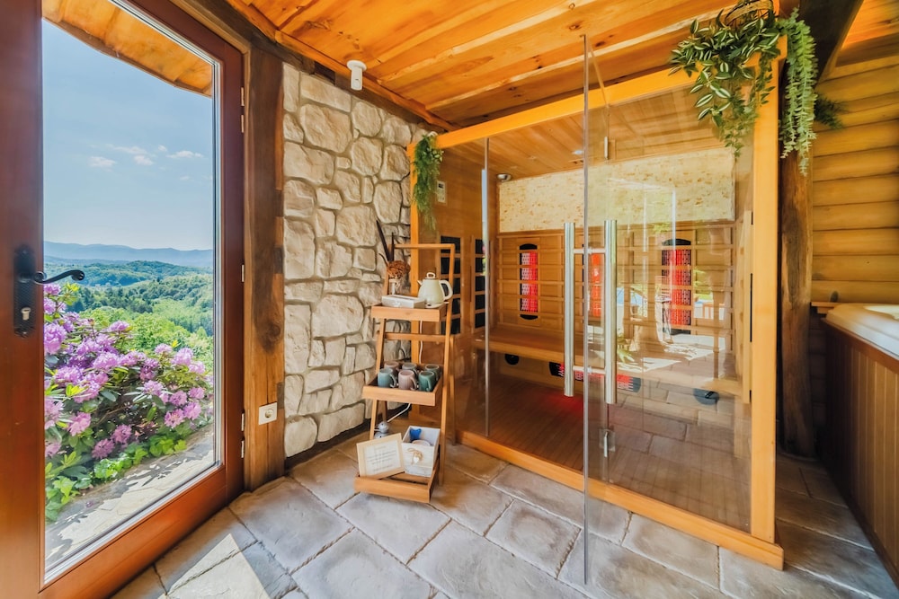 Castle View Haven With Wellness And Pool