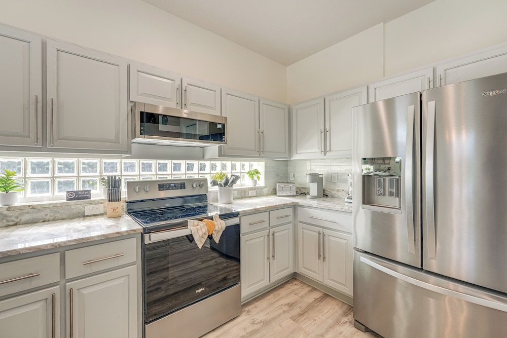 Waterfront Home w/ Private Pool: 5 Mi to Disney!