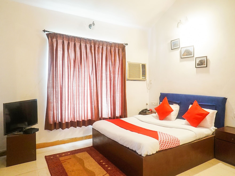 OYO 15010 Heaven Homes