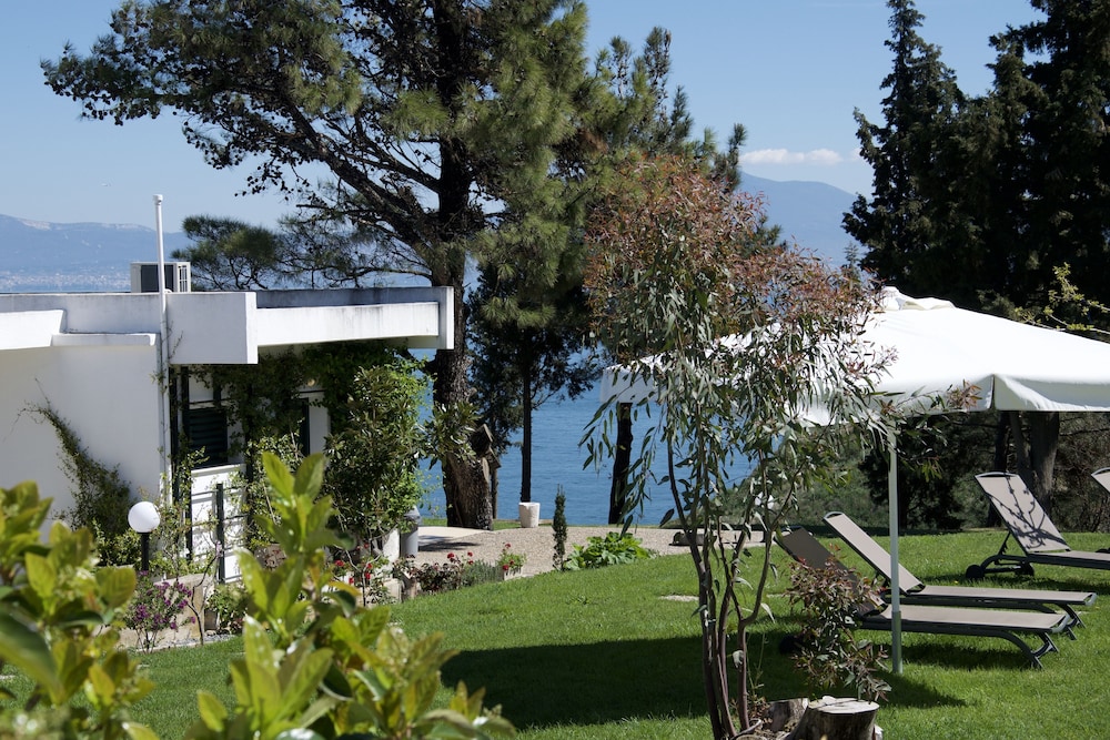 Angelbay Bungalows