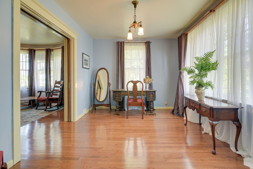 Ronks Vacation Rental: 2 Mi to Dutch Wonderland! view 2