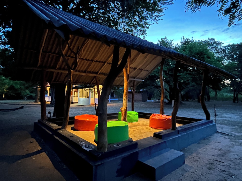 Funky Leopard Safari Lodge Bordering Yala National Park - Hostel