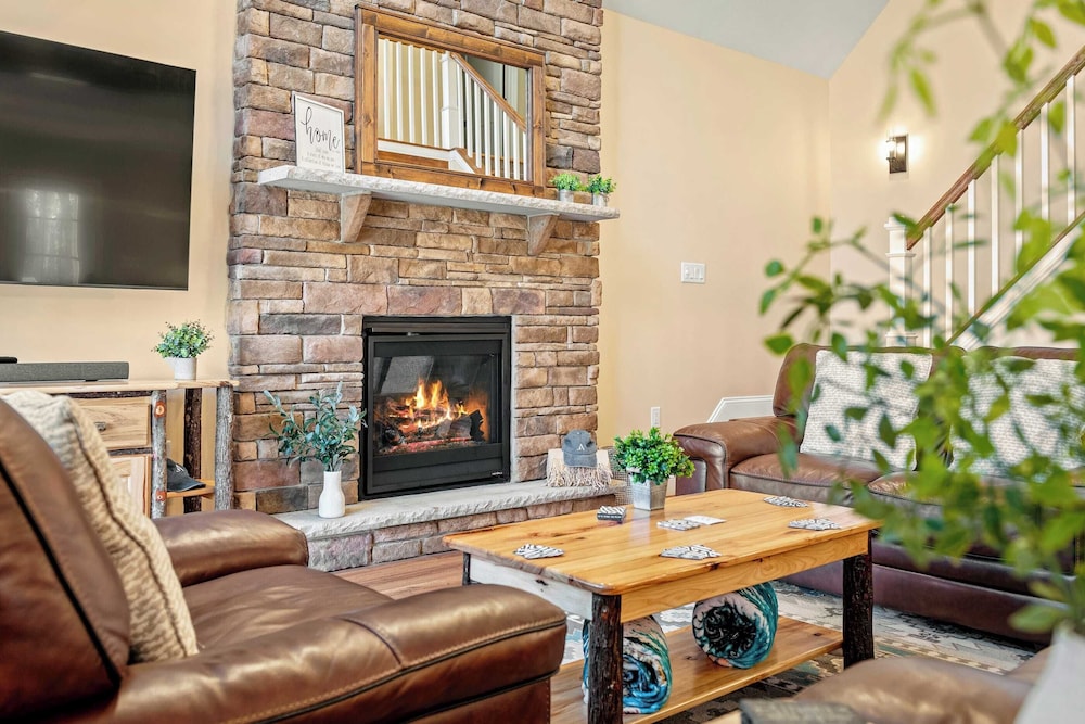 Stephen Way by Avantstay Hot Tub + Game Room Albrightsville