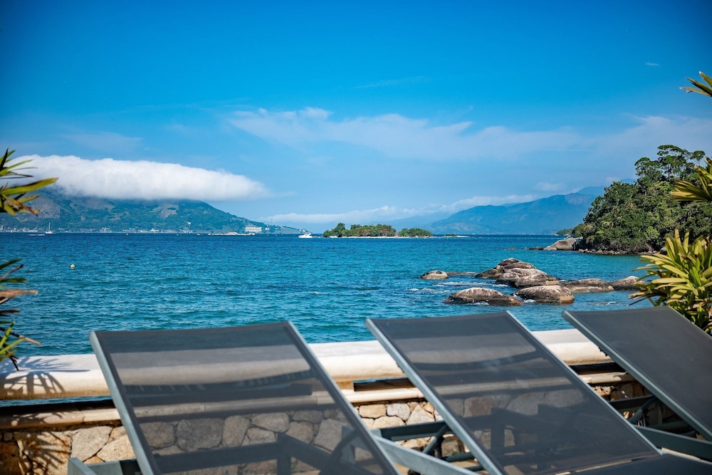 Angra - Mombaça | Mansão Espetacular Beira-Mar, 7 Suites - por Casapē Rio