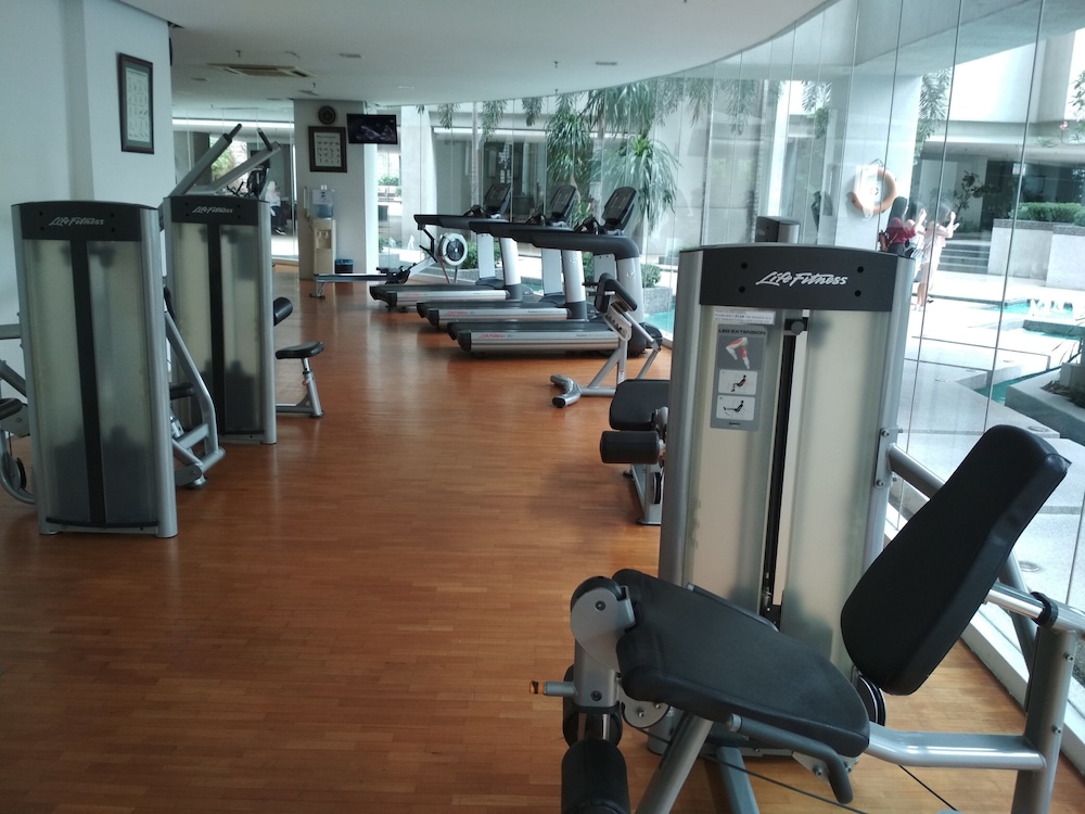 Queens Service Suite at Swiss Garden Residences