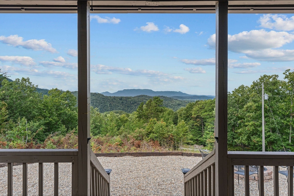 John Wayne View 3 Bedroom Cabin