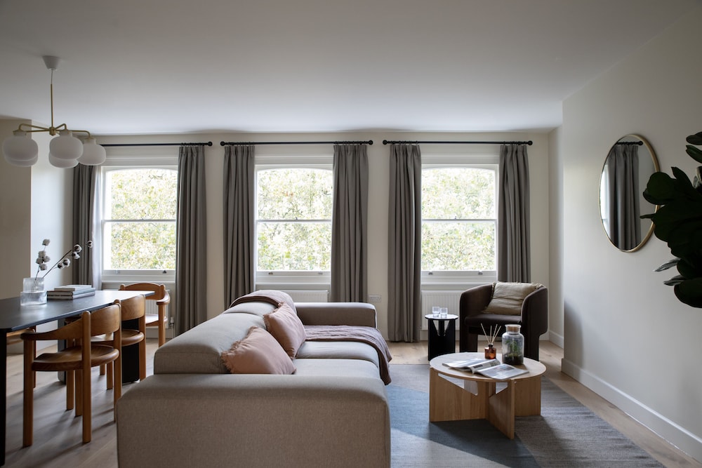 Gulaid House Knightsbridge by Bob W London