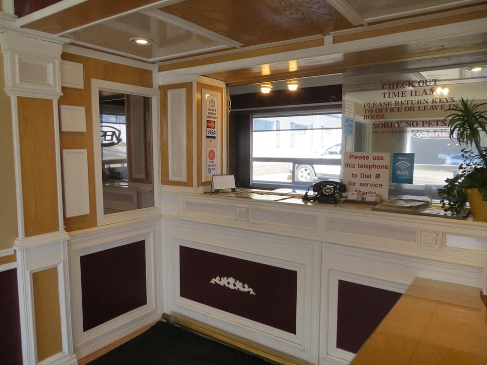 Edson Vacations - Black Gold Inn - Property Image 2