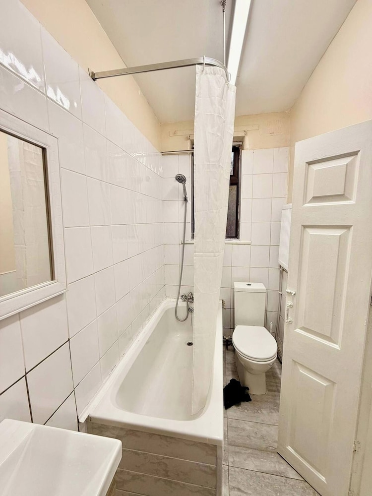 3bedroom Entire House in Stockport Town Manchester