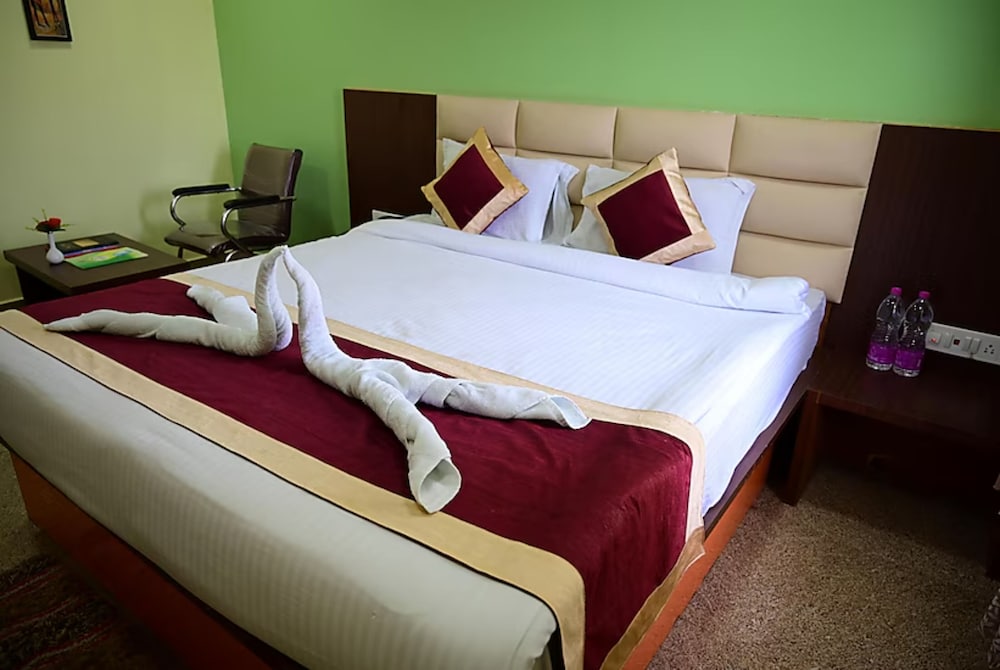 Goroomgo Hotel Coral Suites Puri view 5