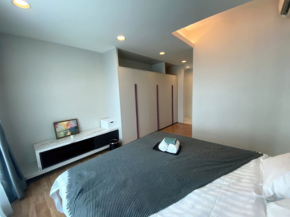 VERVE Suites KL South Apartments & Condo