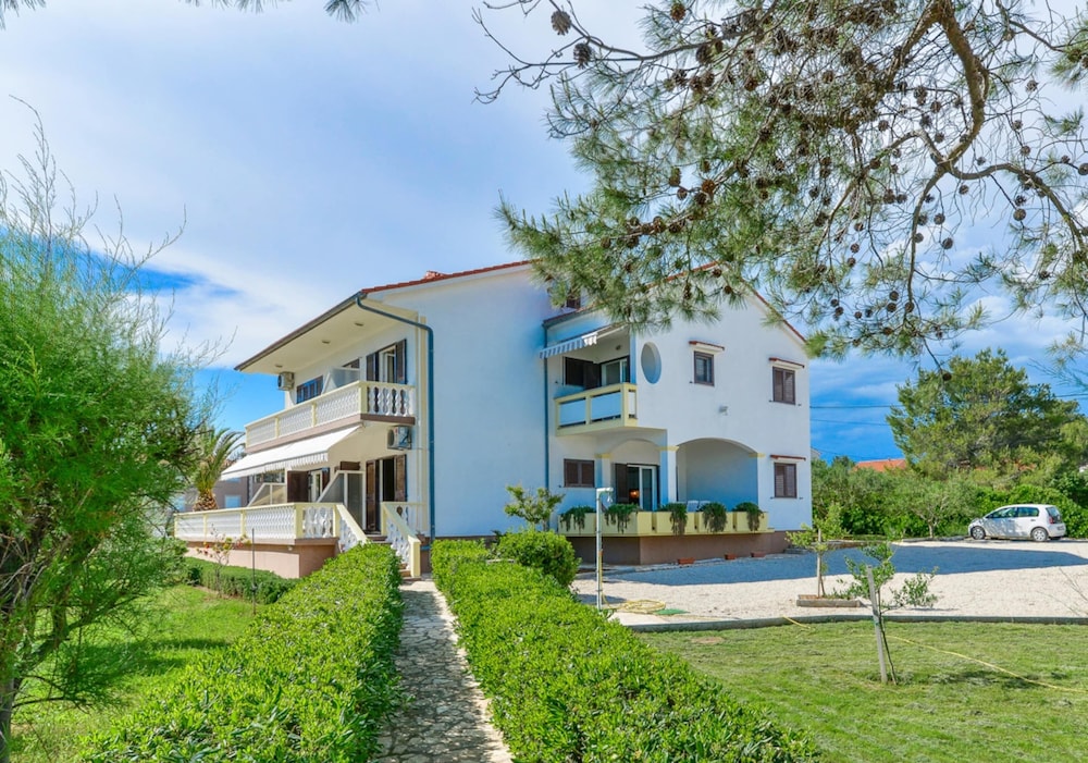 Apartment on Vir Island Near Sandy Beaches