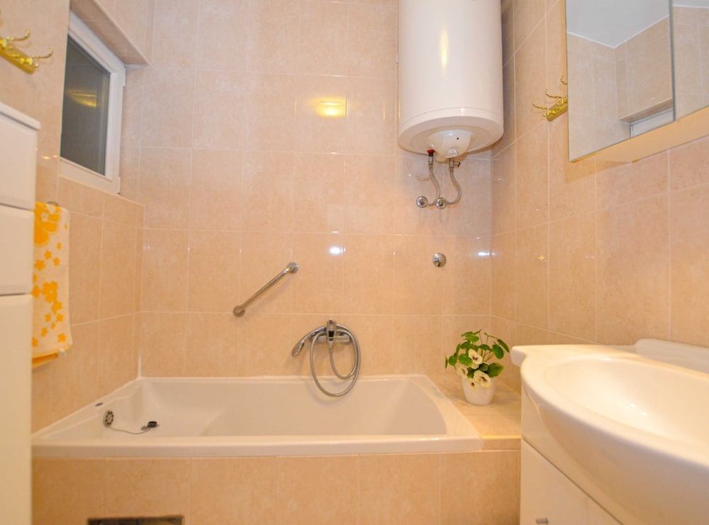 Cozy and Smart Rovinj Apartment With Balcony