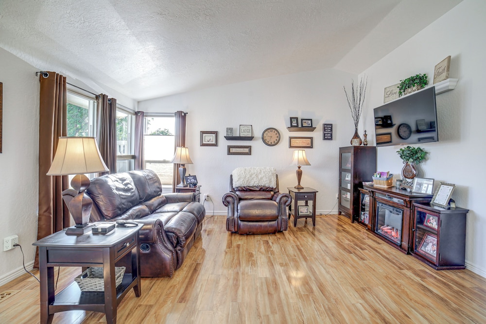 14 Mi to Meridian: Water-view Retreat w/ Patios!