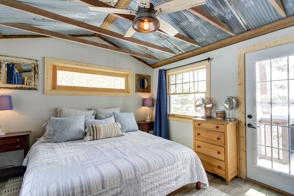 Lakefront Nevis Cabin Escape w/ Hot Tub! view 3