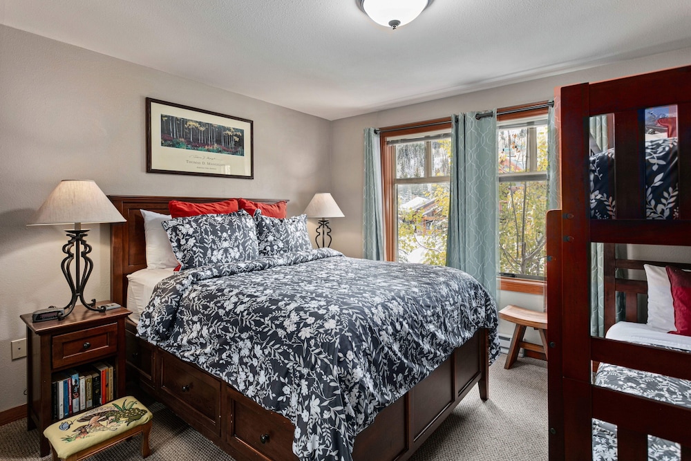 Eagle Springs East - 2 Bedroom Condos in Solitude UT