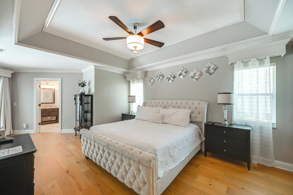 Resort Community Escape: Naples Home 5 Mi to Beach