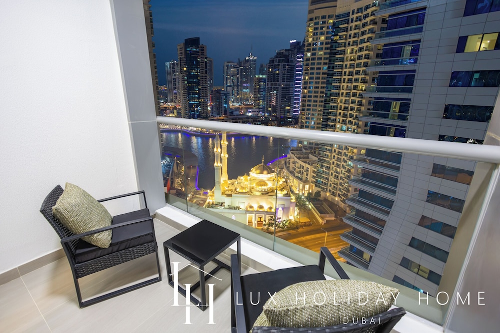 LUX The Sky Dubai Eye View Suite